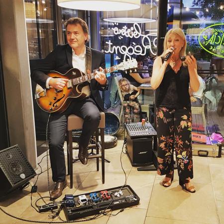 Vendredi 21 juin 2019, nous étions en formule Duo au restaurant Le Bistro Régent à Niort (79), pour un dîner concert !